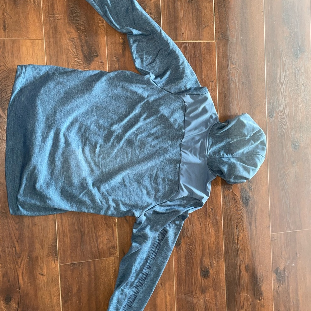 Lightweight Under Armour Sweatshirt - Picture 4 of 4